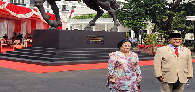 Hoaks Foto Proses Pembuatan Patung Megawati