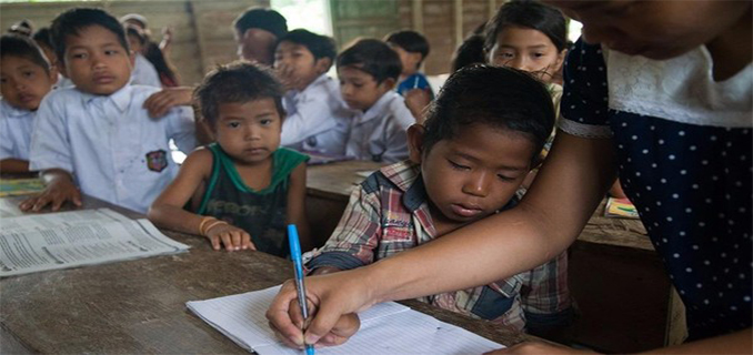 Pendidikan Anak Suku Dalam di Pedalaman Jambi
