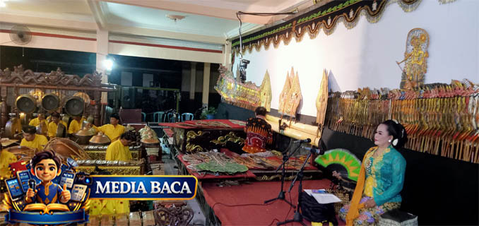 Ruwat Desa Sidokepung Lestarikan Budaya Jawa Ruwat Desa Sidokepung Lestarikan Budaya Jawa